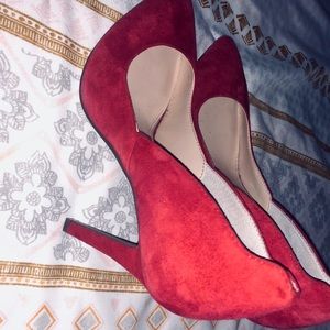 Jessica Simpson heels